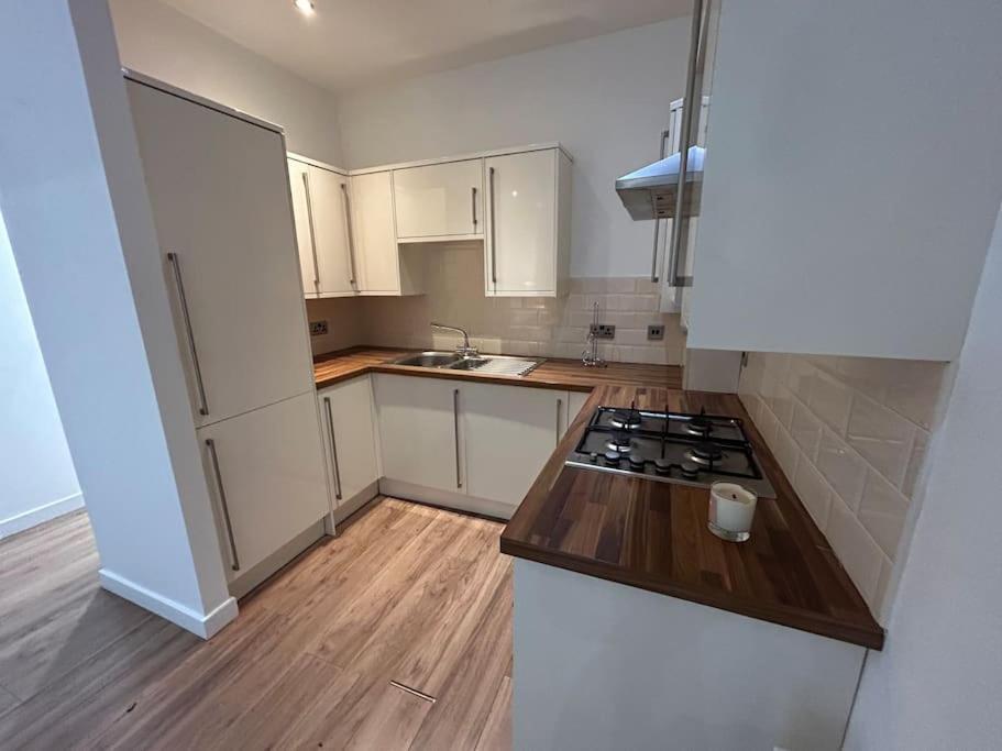 Spacious Central 2Bed Apartment วิล์มสโลว์ ภายนอก รูปภาพ