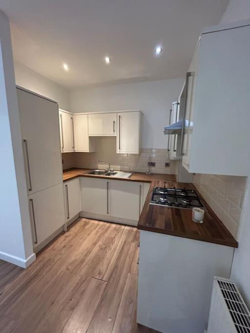 Spacious Central 2Bed Apartment วิล์มสโลว์ ภายนอก รูปภาพ